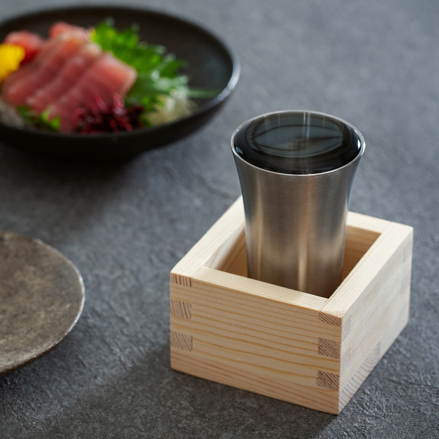 魔法瓶構造の枡付き冷酒タンブラー