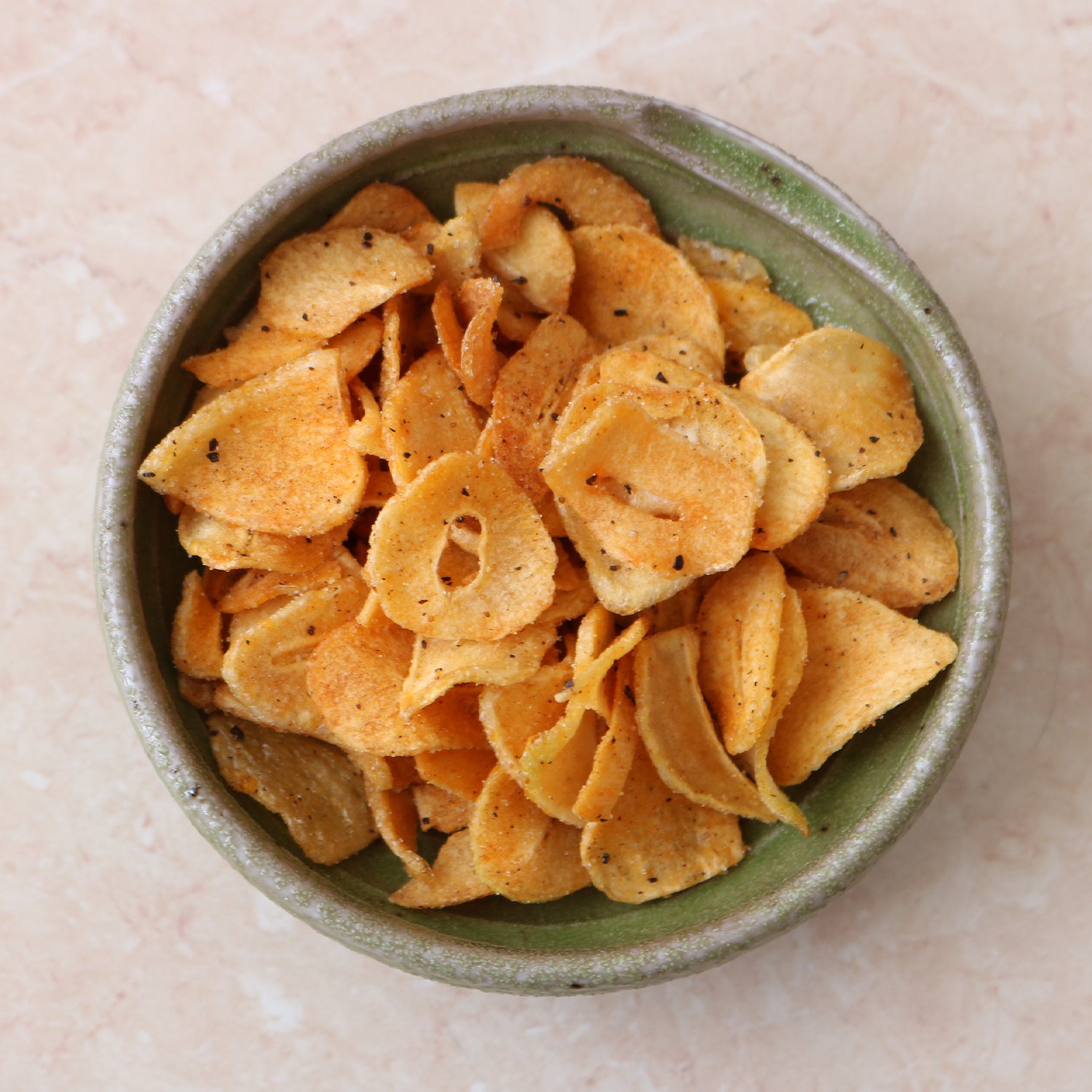 青森県産にんにくガリチップス