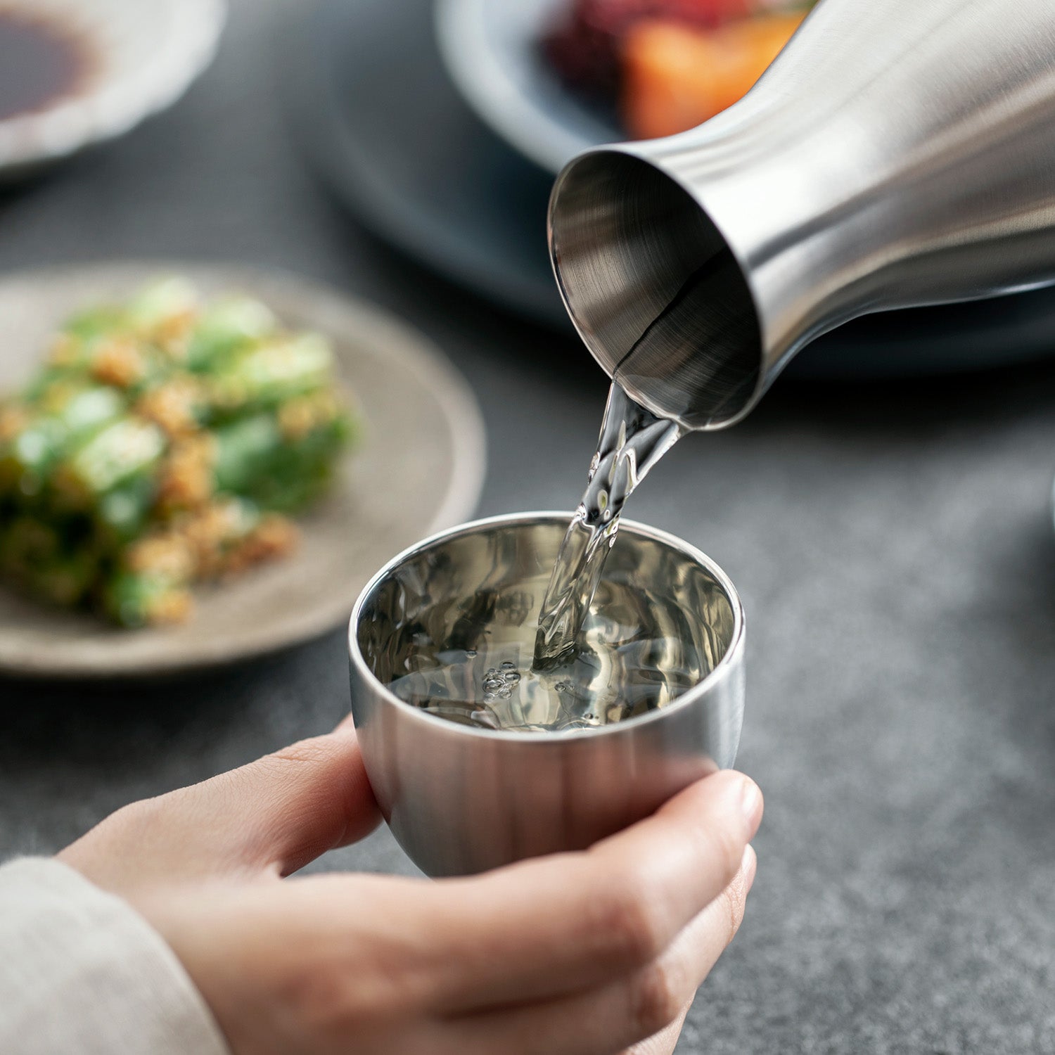 魔法瓶構造のぐい呑と徳利のセット