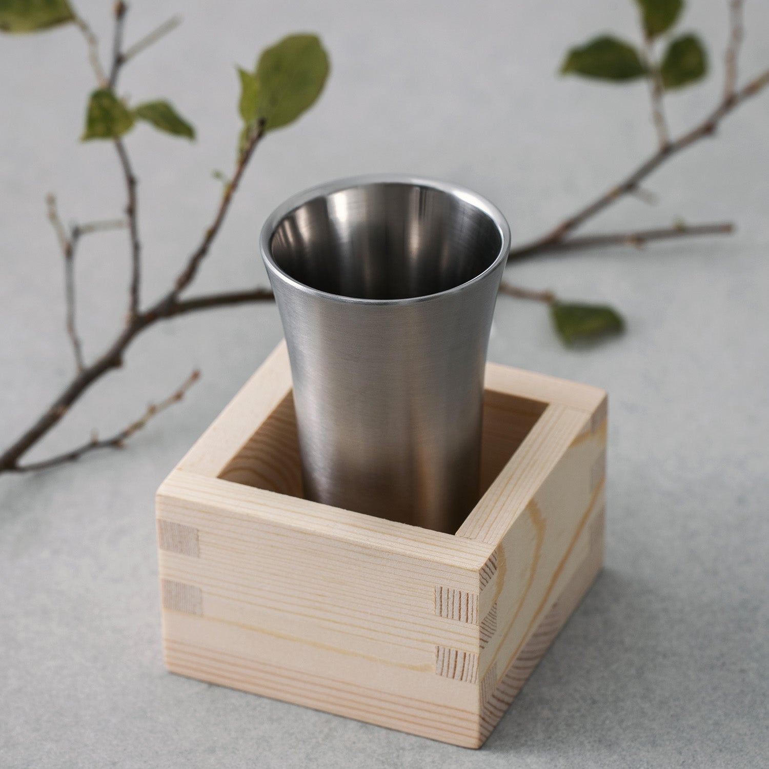 魔法瓶構造の枡付き冷酒タンブラー