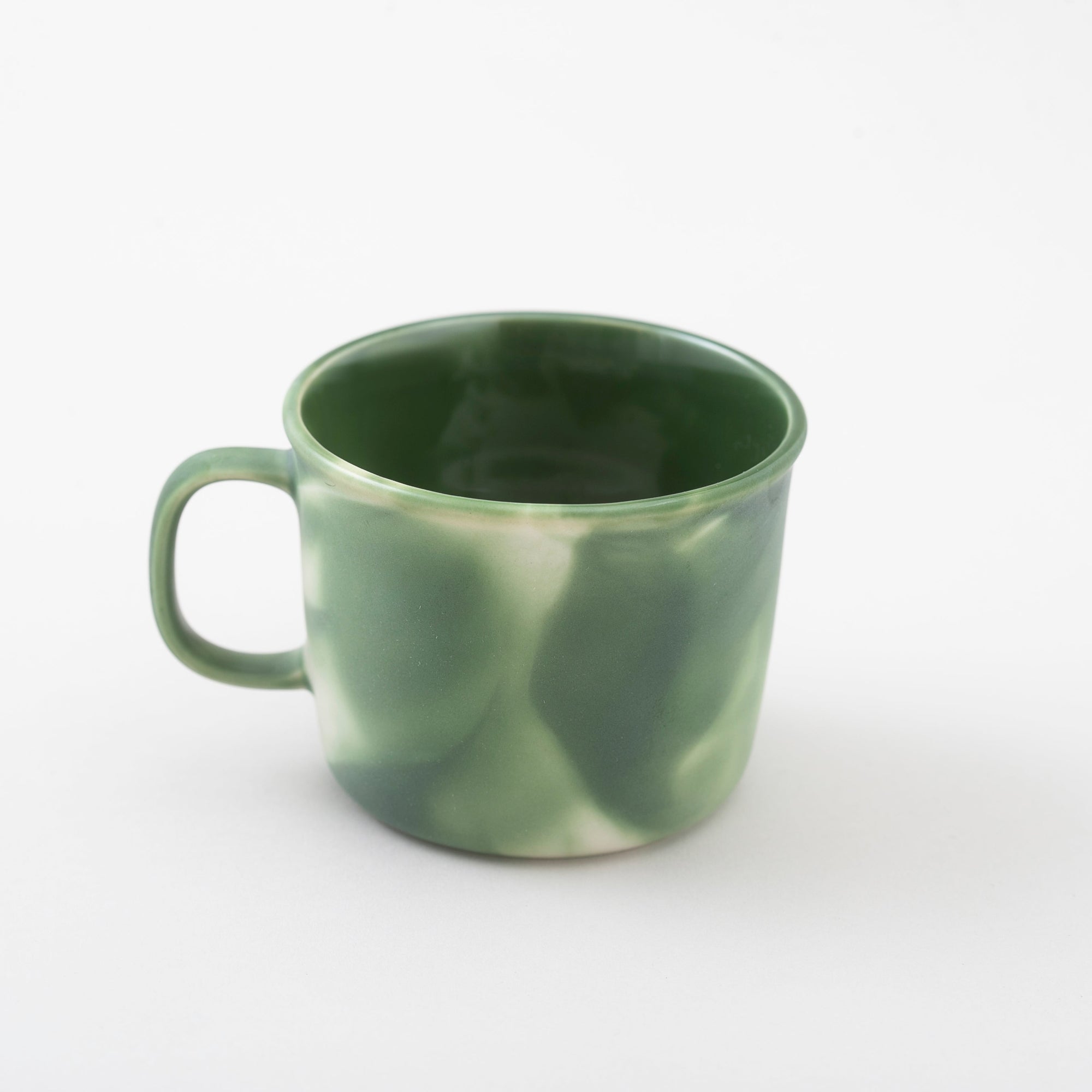 しっとりとした肌触りのマグカップ / マッチャラテ