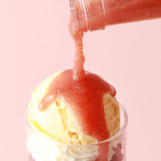 アイスにかける専用の果実酒『罪-TSUMI- 魅惑イチゴ』