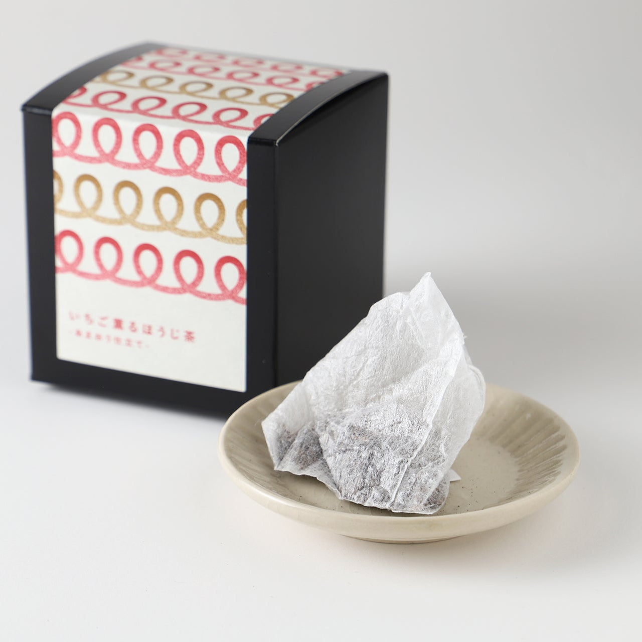 いちご薫るほうじ茶 -あまおう仕立て-