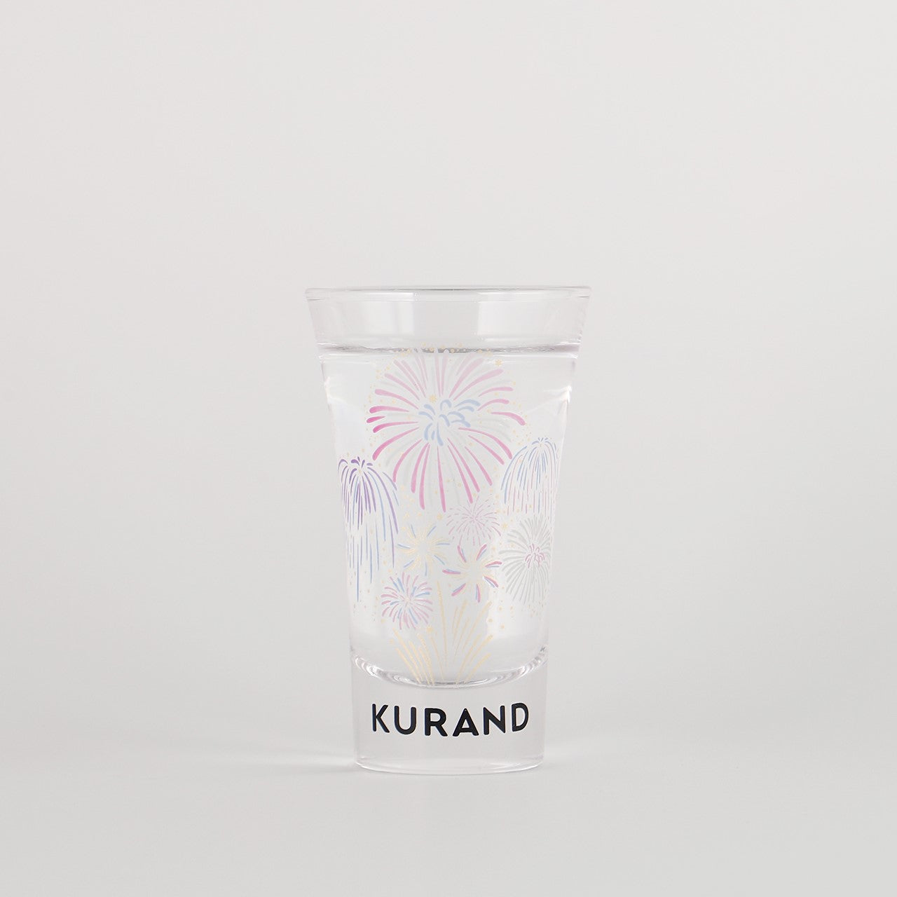 冷たい飲み物を注ぐと花火が浮き出るグラス / KURAND