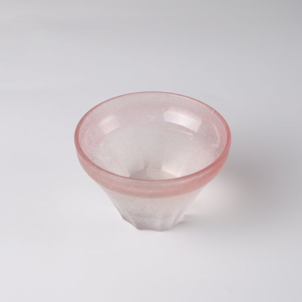 ピンク グラスと明治ガラス盃 ピンク グラスと明治ガラス盃