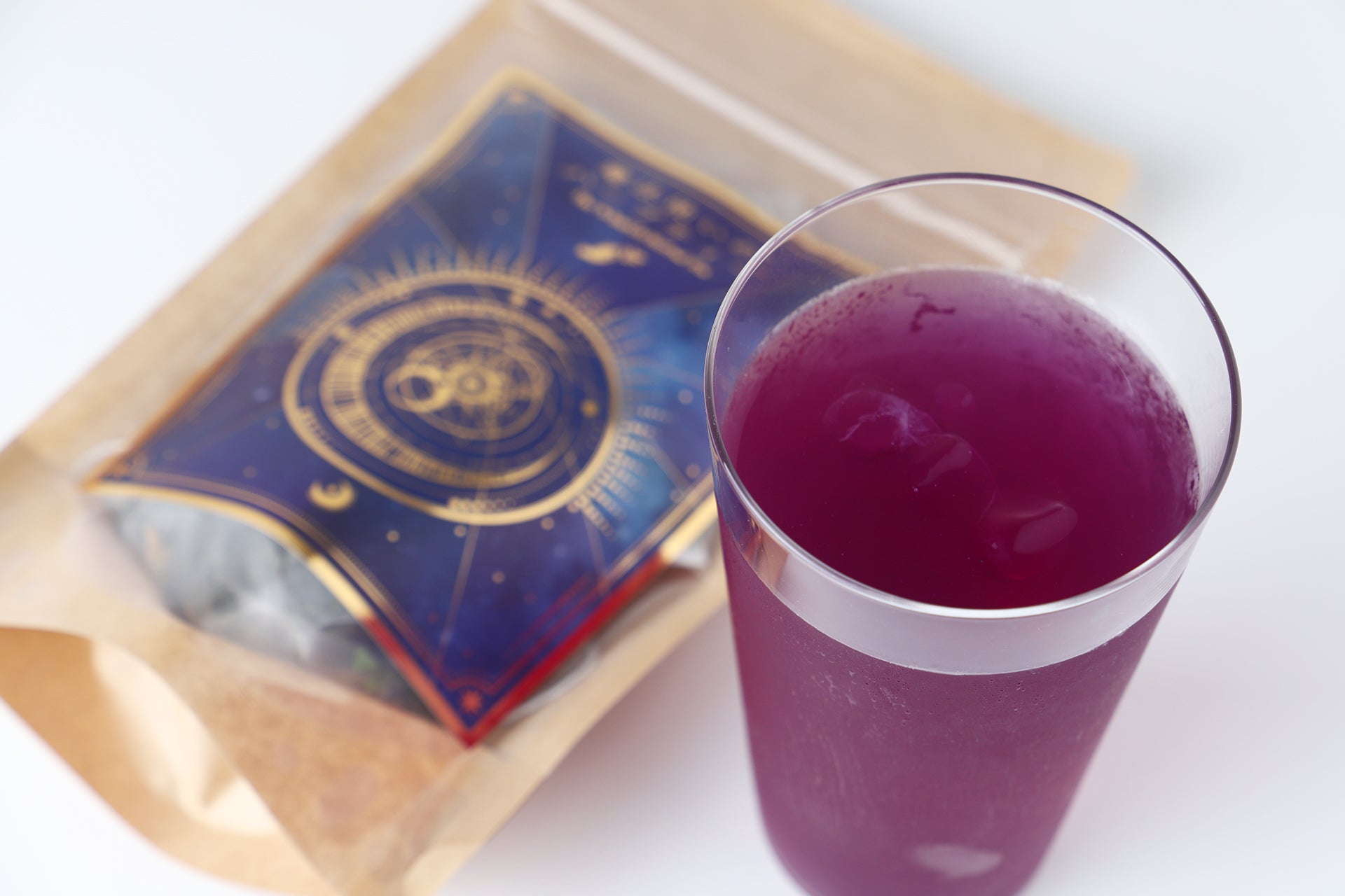 【開発秘話】謎めいた魔法使いと、華やかな花束、爽やかなそよ風。新しく登場した3つのハーブティー