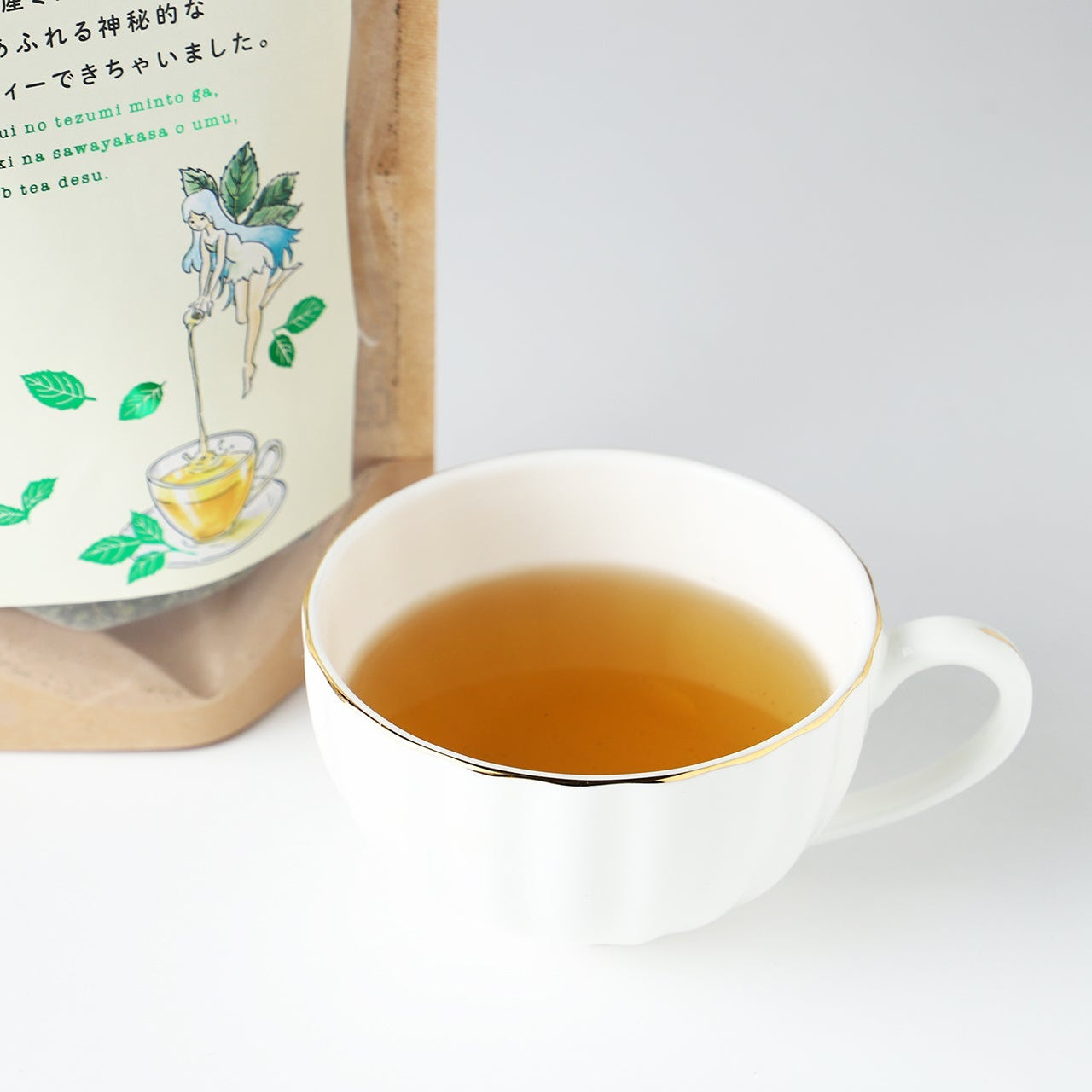 茨城県の農園で育てた4種の国産ミントで、清涼感あふれる神秘的なミントティーできちゃいました。
