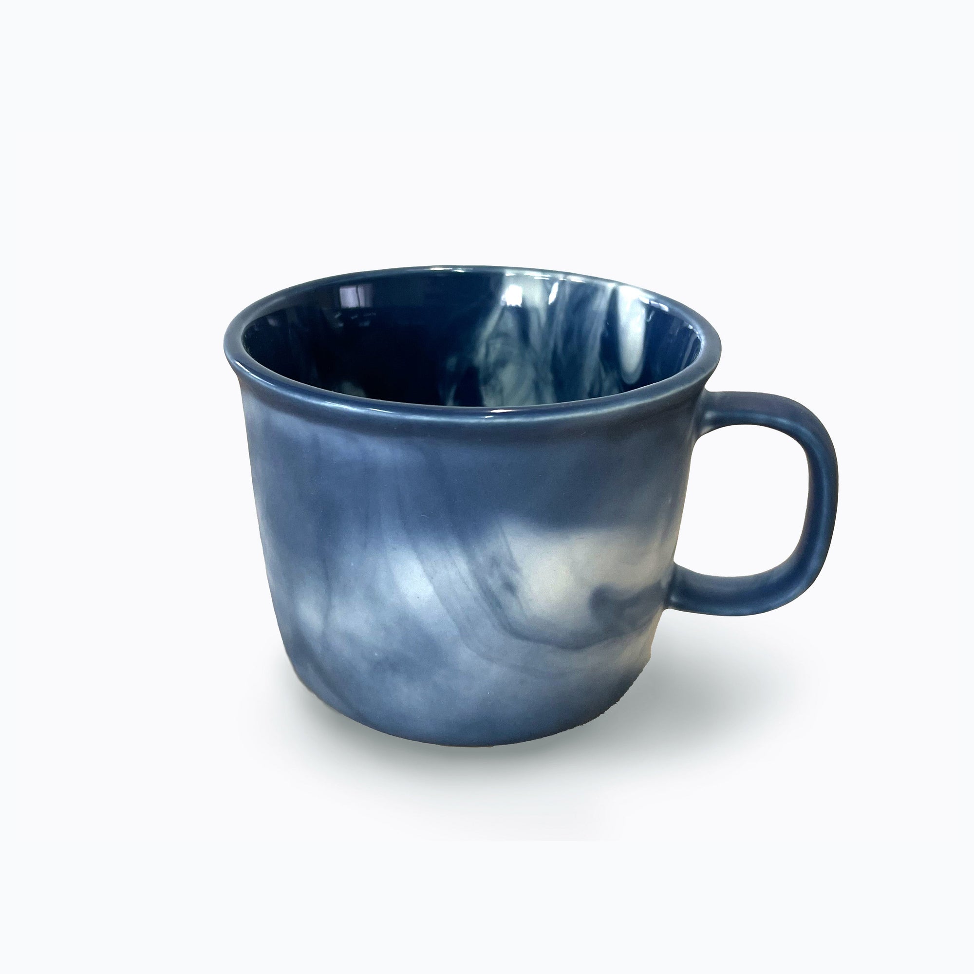 しっとりとした肌触りのマグカップ / バタフライピーラテ