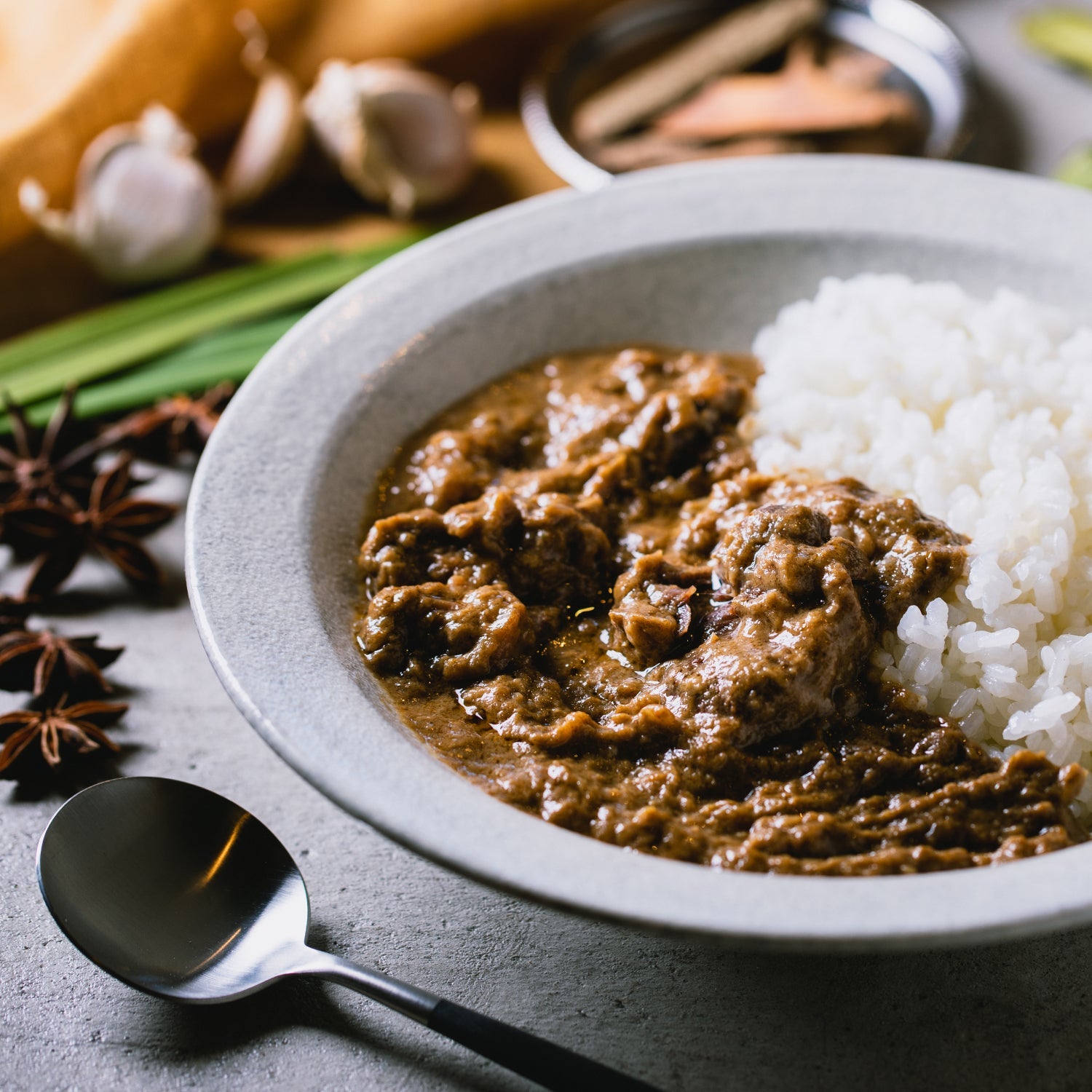 ゴロゴロ牛すね肉のカレー