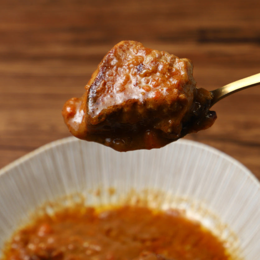 おつまみ晩酌カレー -肉塊あぐーとコク旨ミンチ-